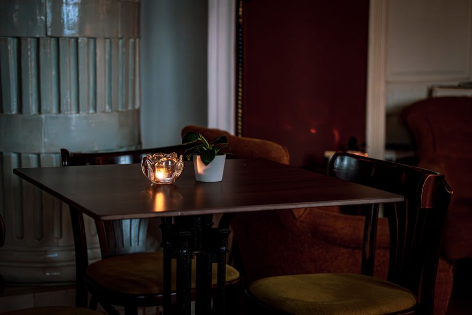 Restaurant dining ambiance